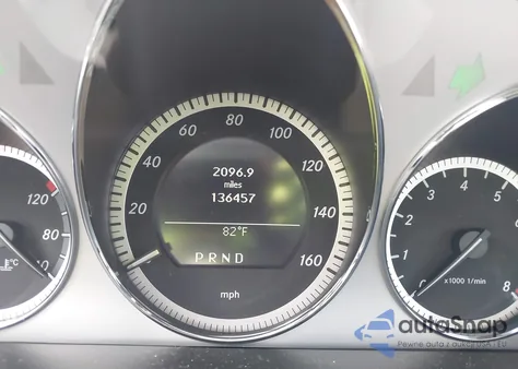 2011 Mercedes-Benz C 300 Luxury 4Matic/Sport 4Matic из США, поврежденный, VIN WDDGF8BB3BR166544